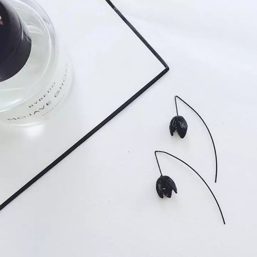 Handmade Black Wire Tulip Flower Earrings - Picture 3 of 6